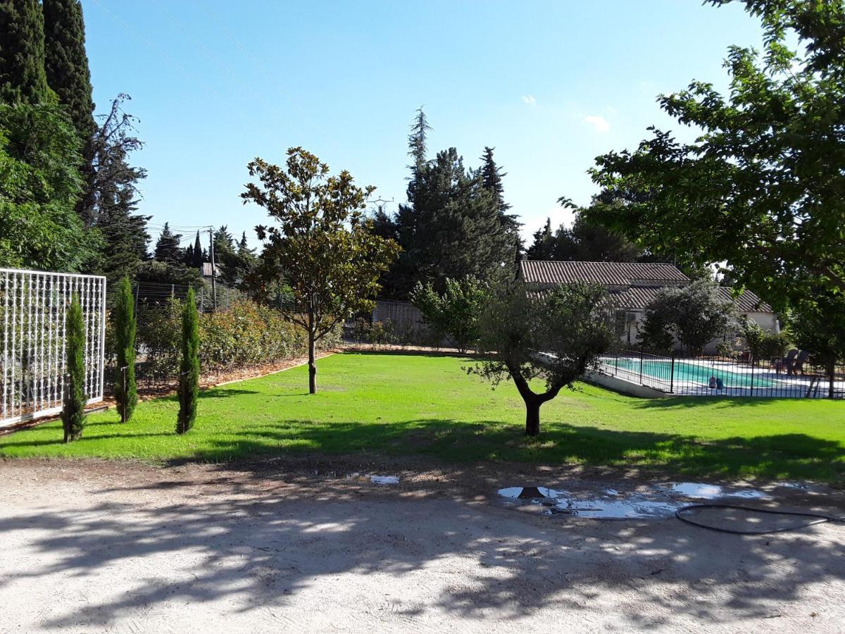 La Bonbonne En Provence Villa Travaillan Bagian luar foto