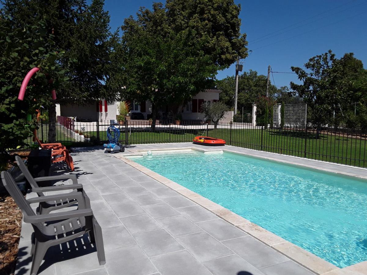 La Bonbonne En Provence Villa Travaillan Bagian luar foto