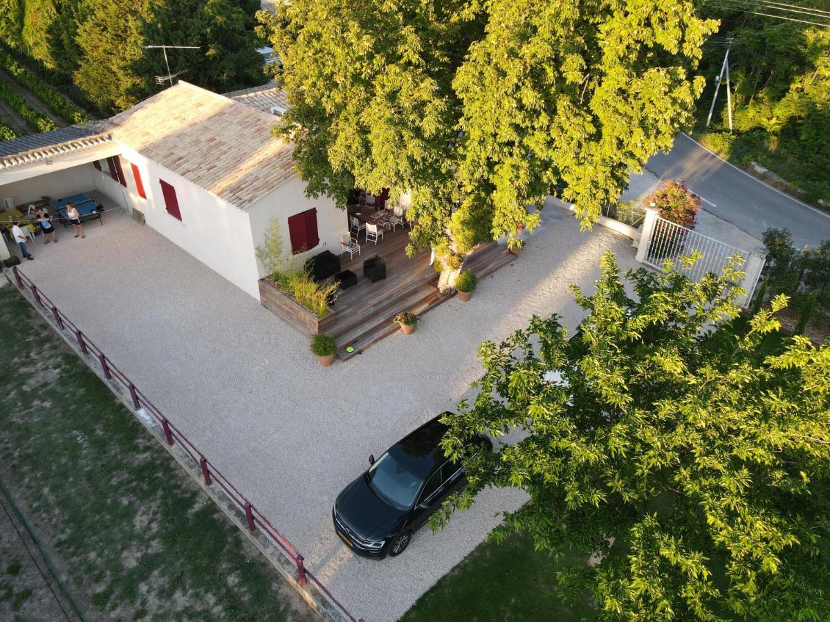 La Bonbonne En Provence Villa Travaillan Bagian luar foto