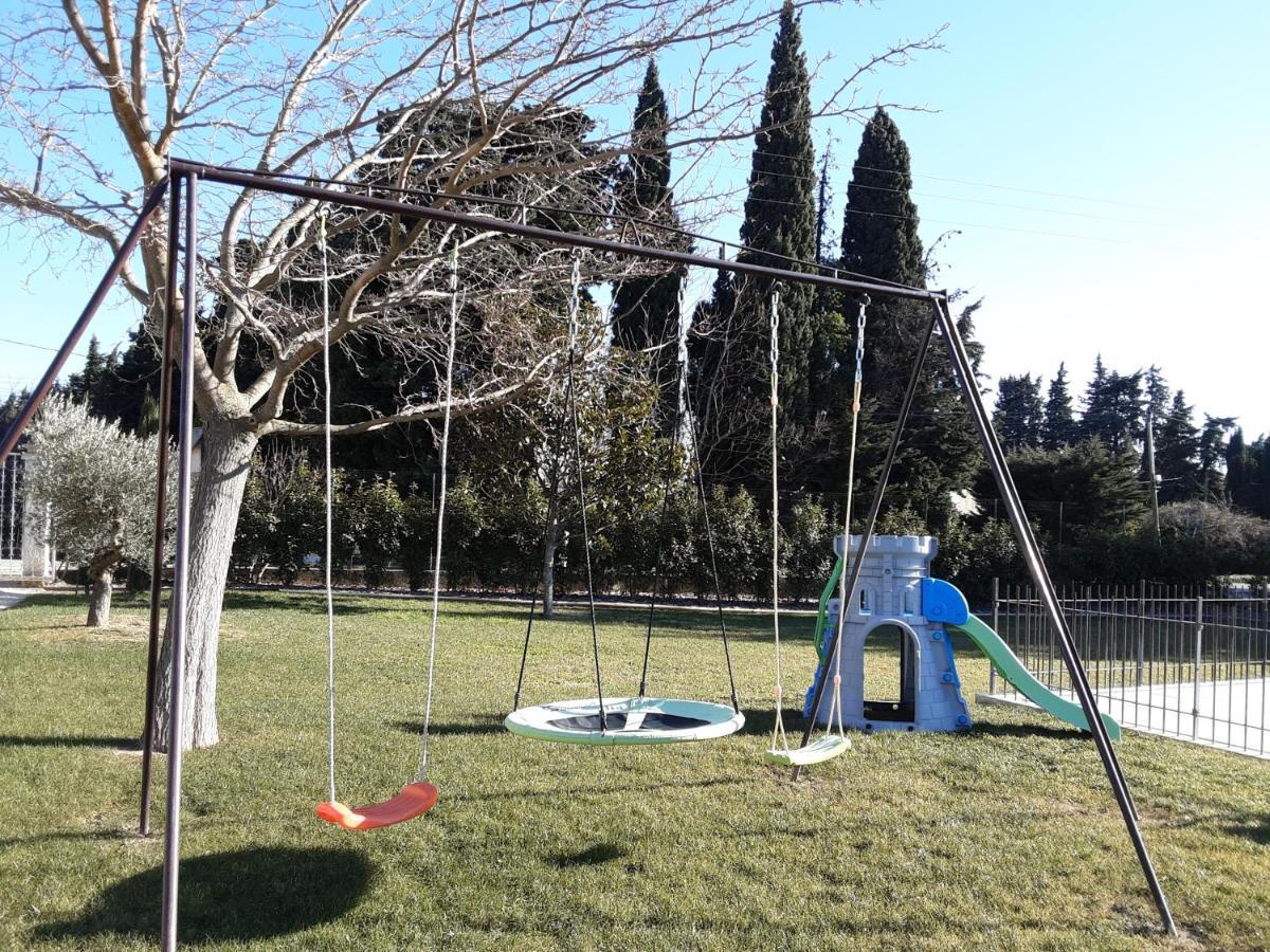 La Bonbonne En Provence Villa Travaillan Bagian luar foto